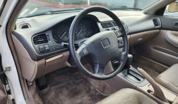 
										1995 Honda Accord full									